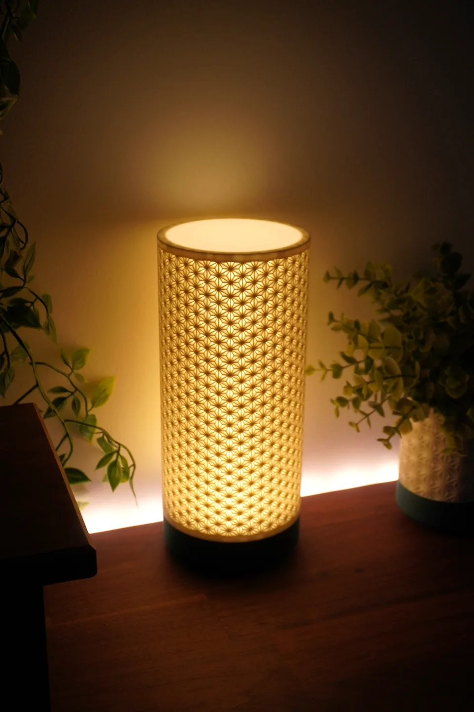Kumiko Smart Table Lamp - App Controlled (16M Colours)