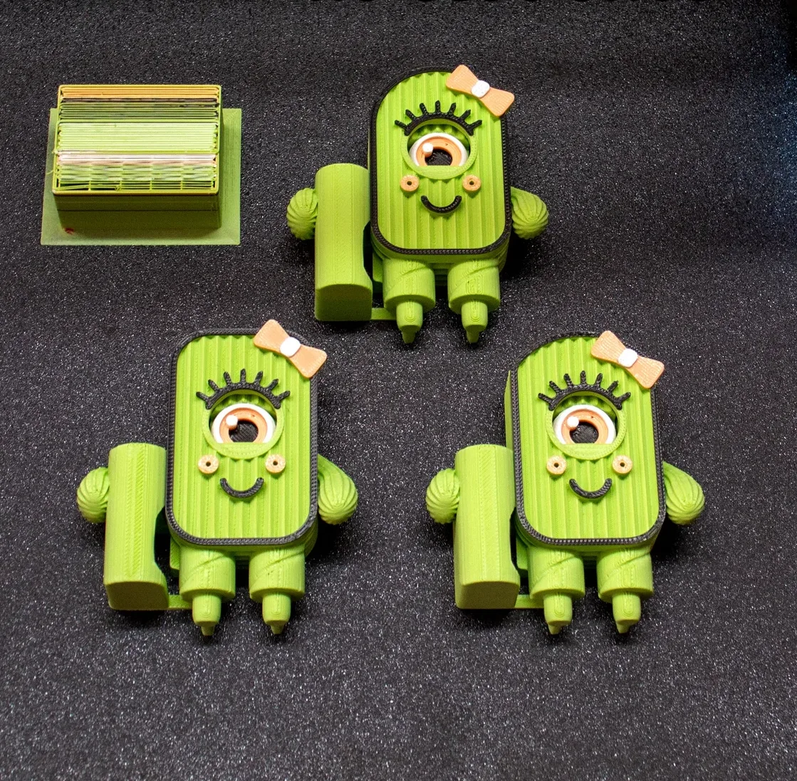 Minions Desk Pen Holder, Modular Desk Organizer, Boy & Girl Characters